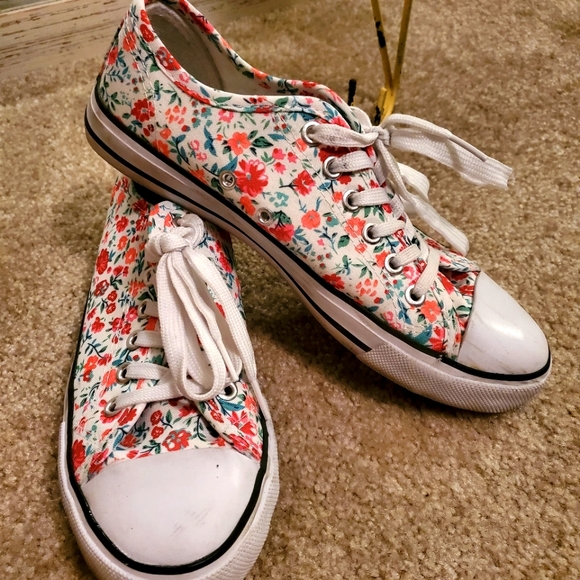 Lincoln Outfitters Floral Tennis Shoes - Picture 1 of 5